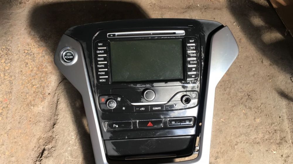 Navigatie Ford mondeo 4 Mk4 cu panou clima , Ford kuga 1
