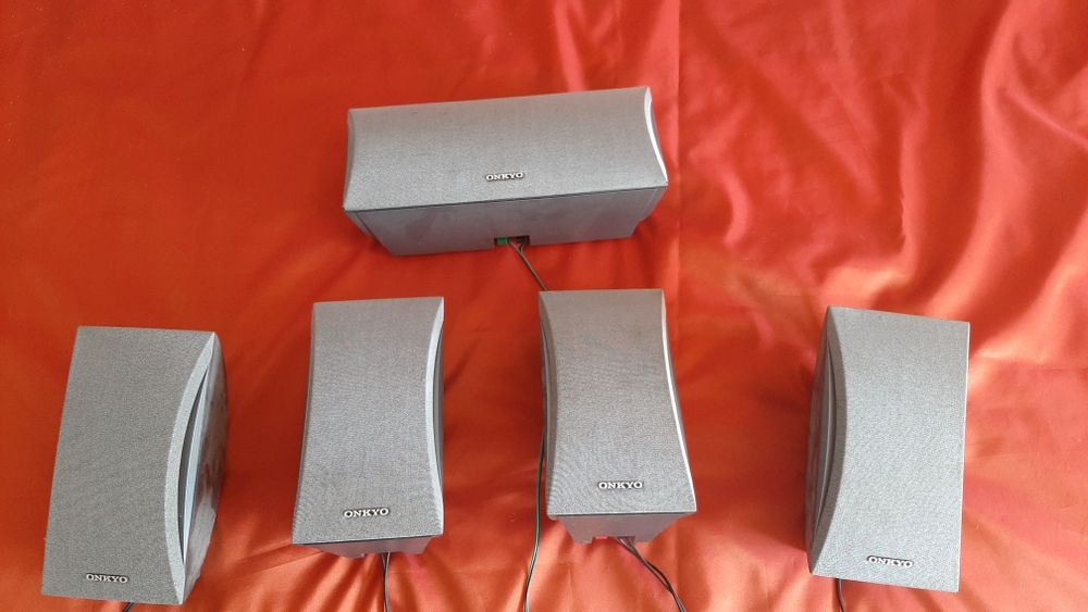 Amplificator ONKYO HT R340 cu boxe 5.1