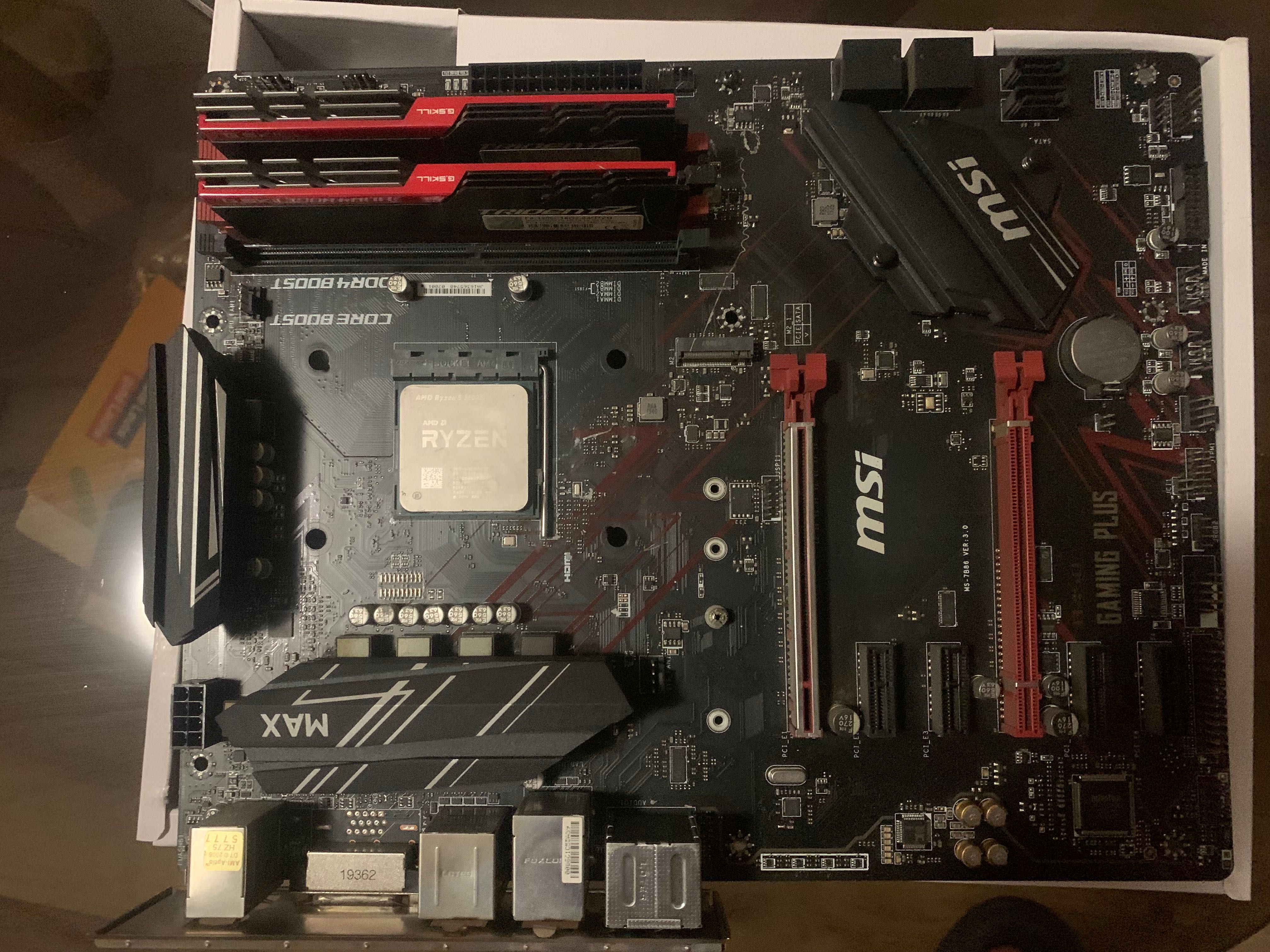 Ryzen 5 3600x с дъно и рам памет 16гб