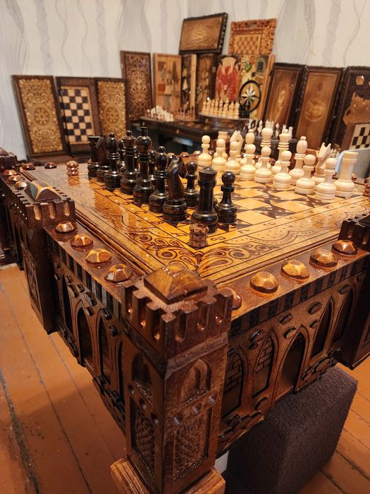 Шахматы нарды ручной работы "Замок" размер 70х70