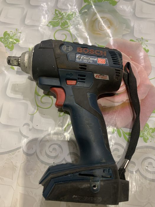 Bosch GDS 18V-300/гайковерт