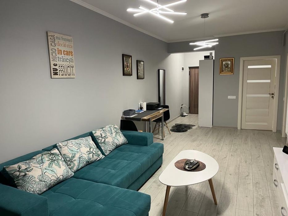 De închiriat - Apartament cu 2 camere - Suceava, Complex Victoria