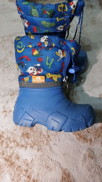 Теплые непромокаемые сапоги для детей