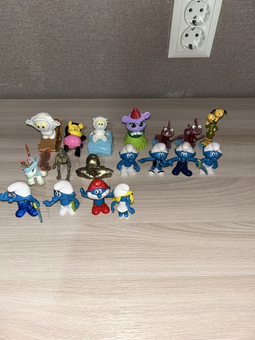 Игрушки киндер макси, KFC, нестле