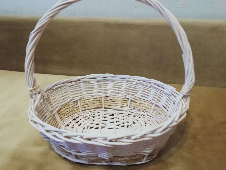 Продам плетеную корзиночку