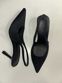 Черни обувки на ток