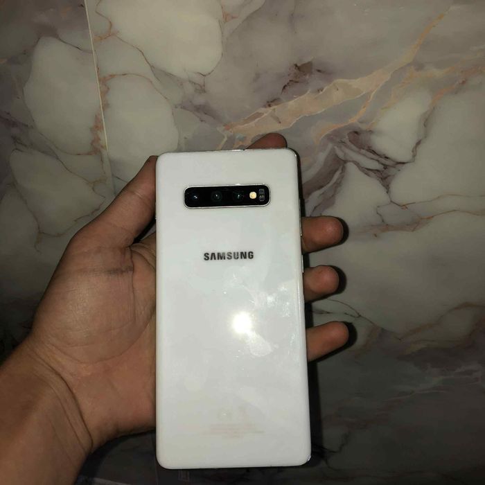 Schimb sau vând samsung s10 plus