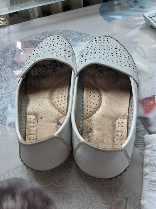 Всички обувки 39 номер по 5лв Бели кариока 37н 8лв