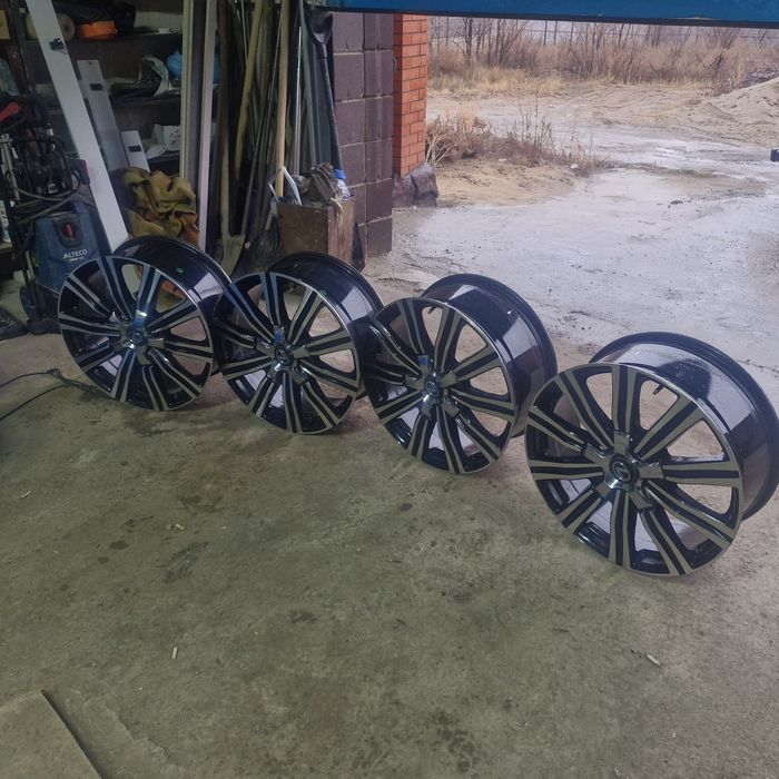 Титановый диски и значок от тайота