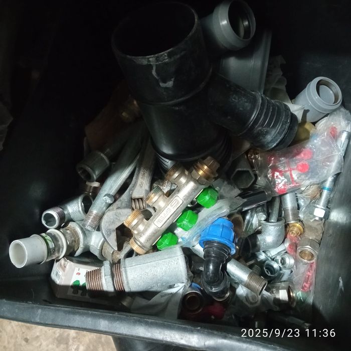 Vând coturi pentru sertizare și distributoare