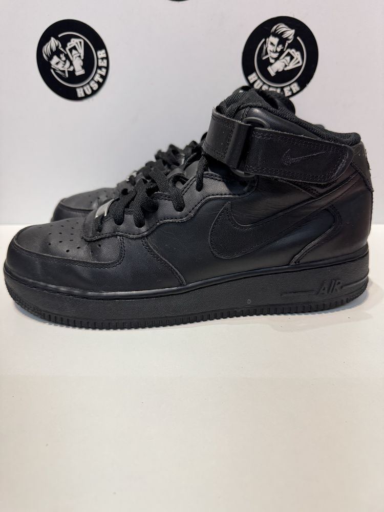 Маратонки NIKE AIR FORCE 1 .Номер 42.5
