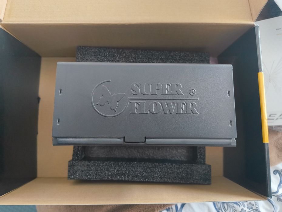 Sursă (PSU) Super Flower Leadex 650W  80+ GOLD