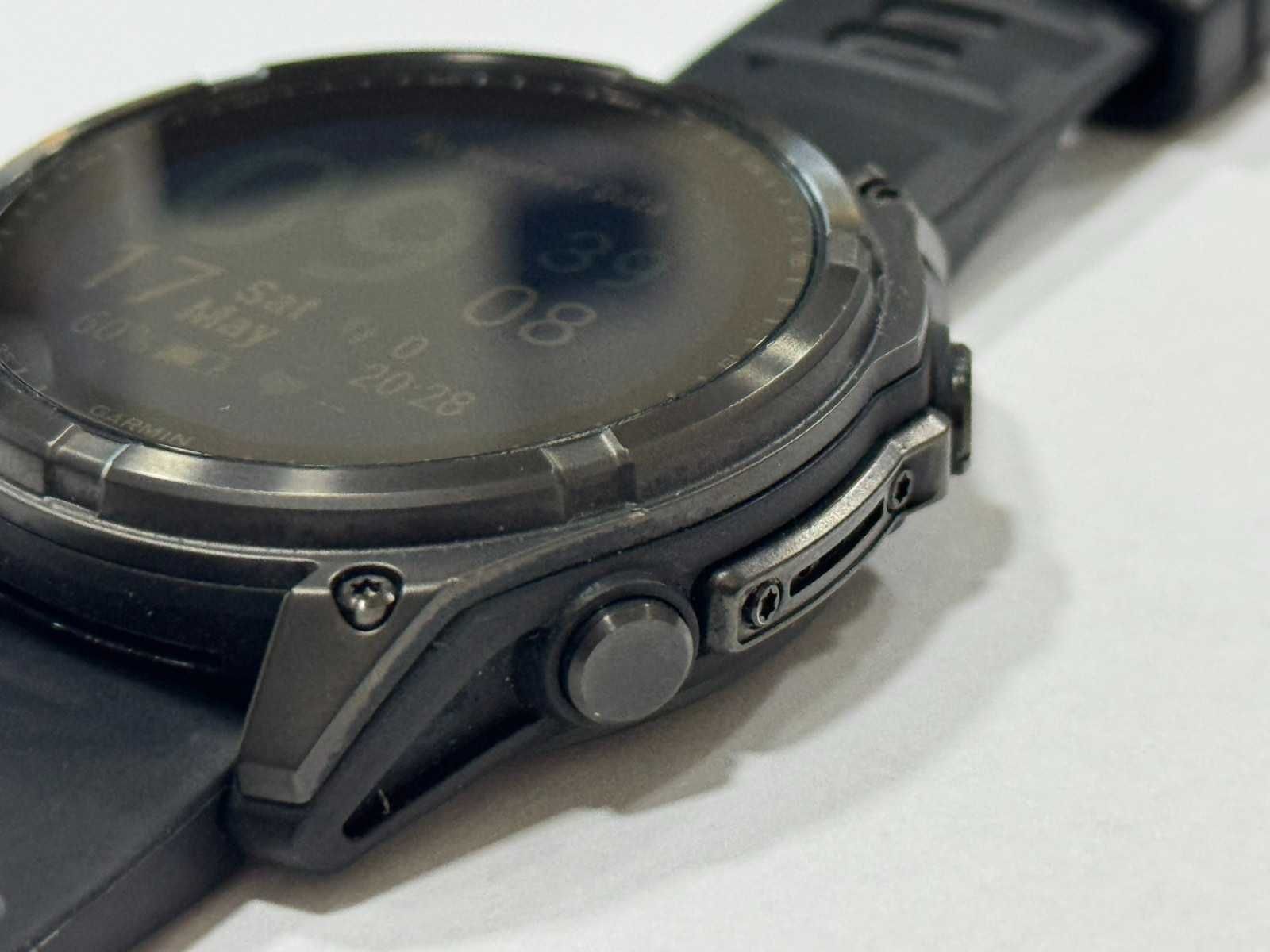 Смарт Часовник Garmin Fenix 8 Solar 47mm Sapphire Carbon Gray