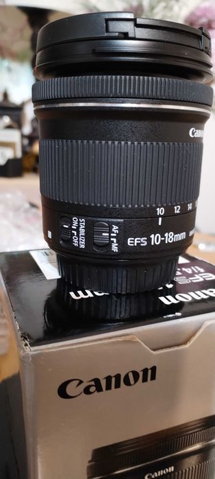 obiectiv Canon EFS 10 - 18 mm cu stabiliz image, focus manual/automat