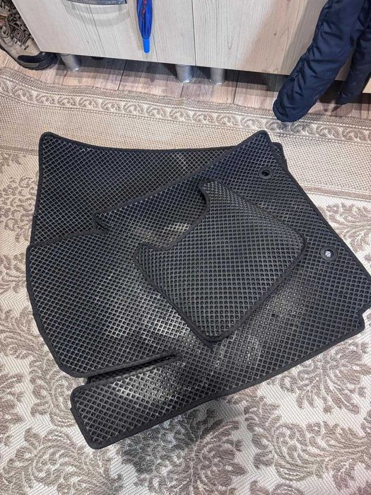 Продам Eva-коврики на Kia Cerato