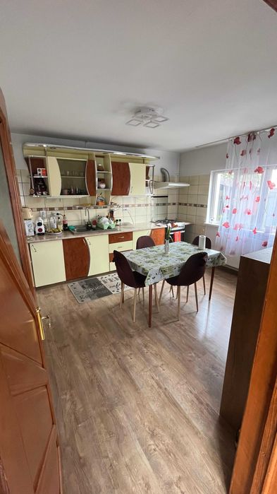 Casa de vanzare Zona Titulescu P+M (cu puncte de interes in apropiere)