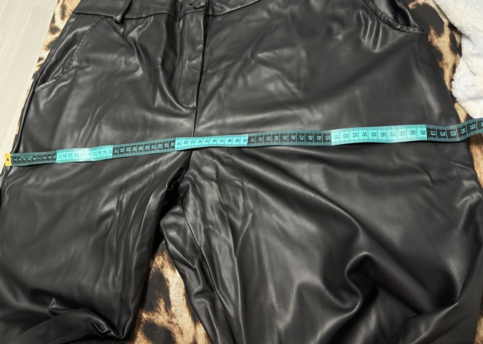 Vand pantaloni piele