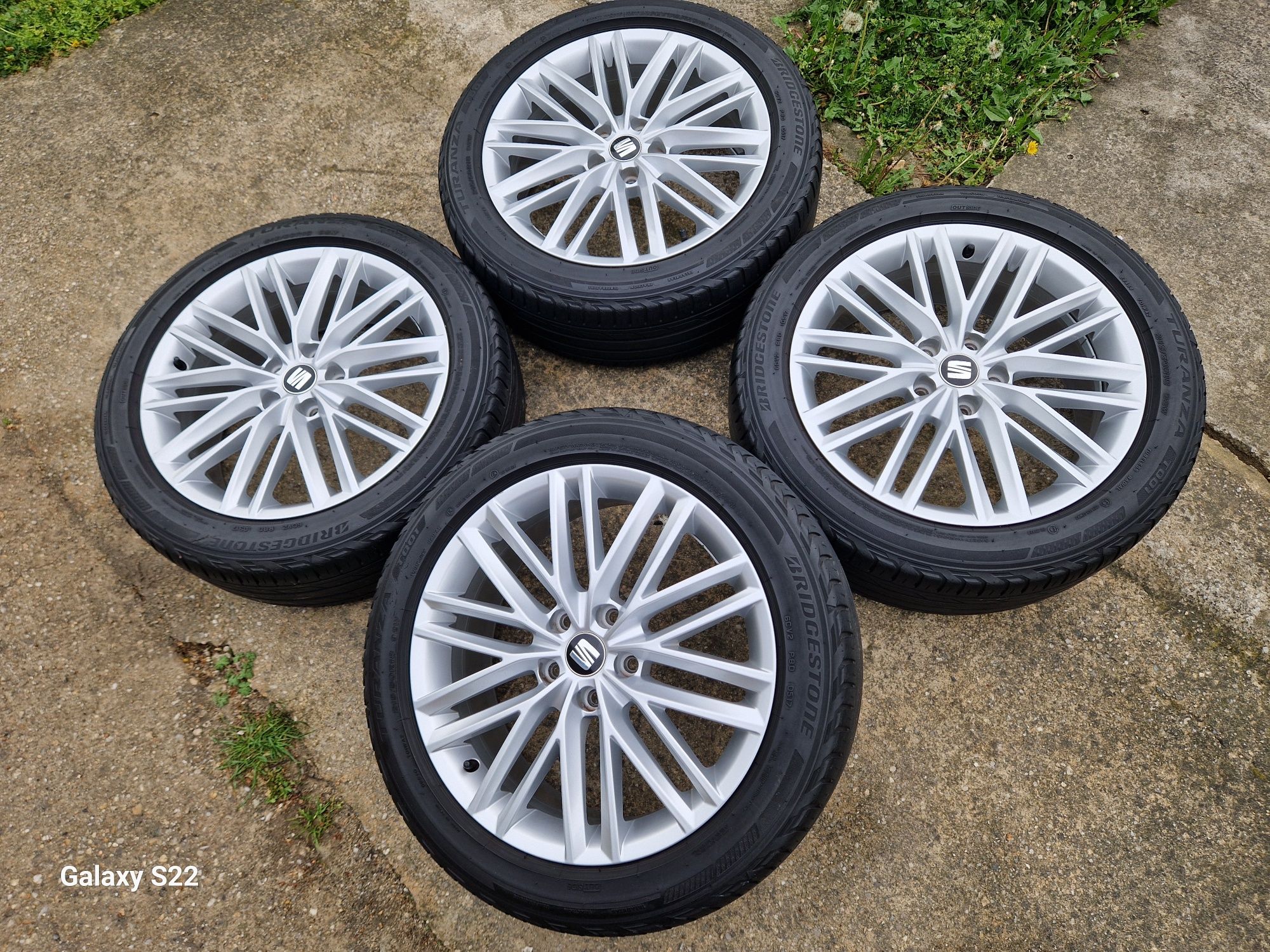 Jante Seat Ateca anvelope vara 215 50 18 Bridgestone