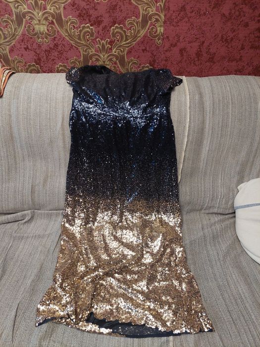 Вечернее платье  .