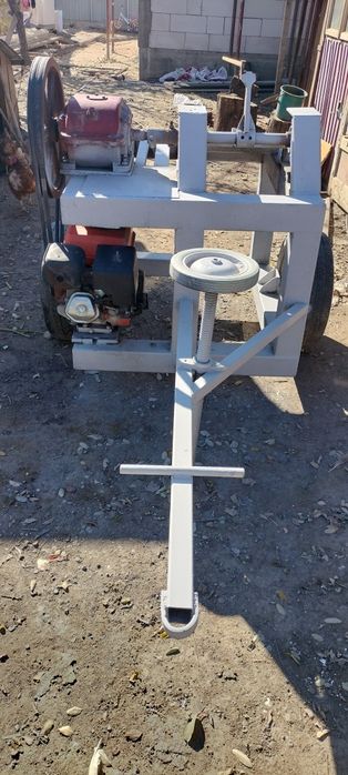 Spărgător lemne foarte puternic