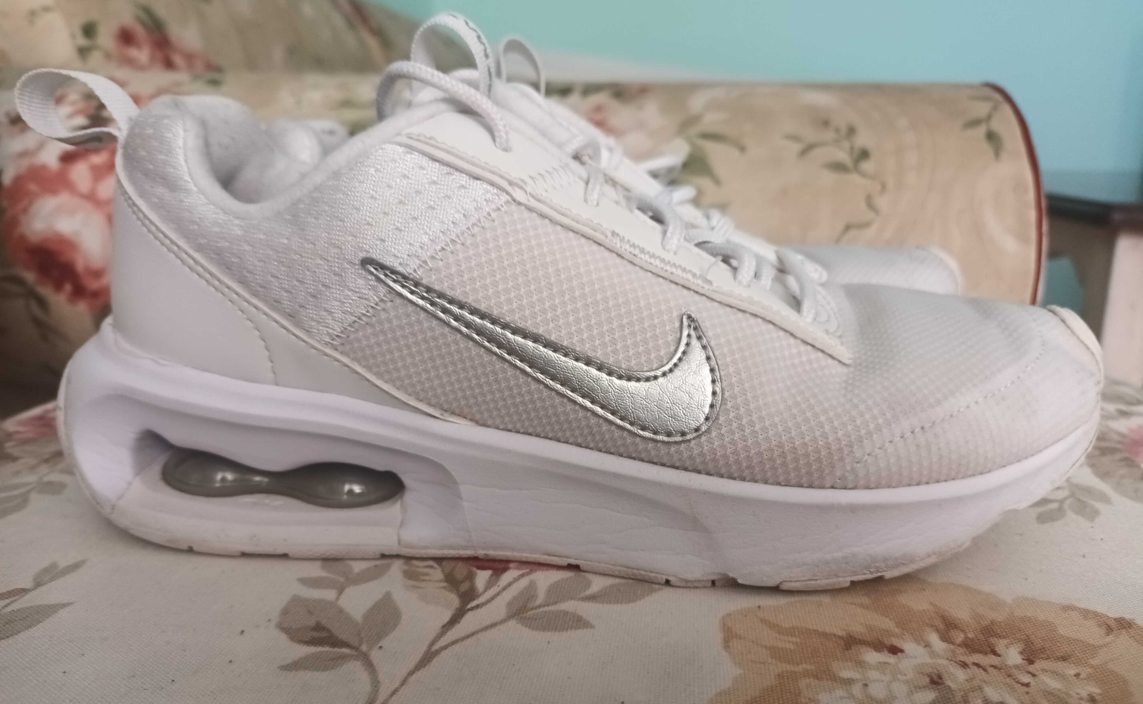 Продавам оригинални маратонки Nike Air Max,  80 лв.