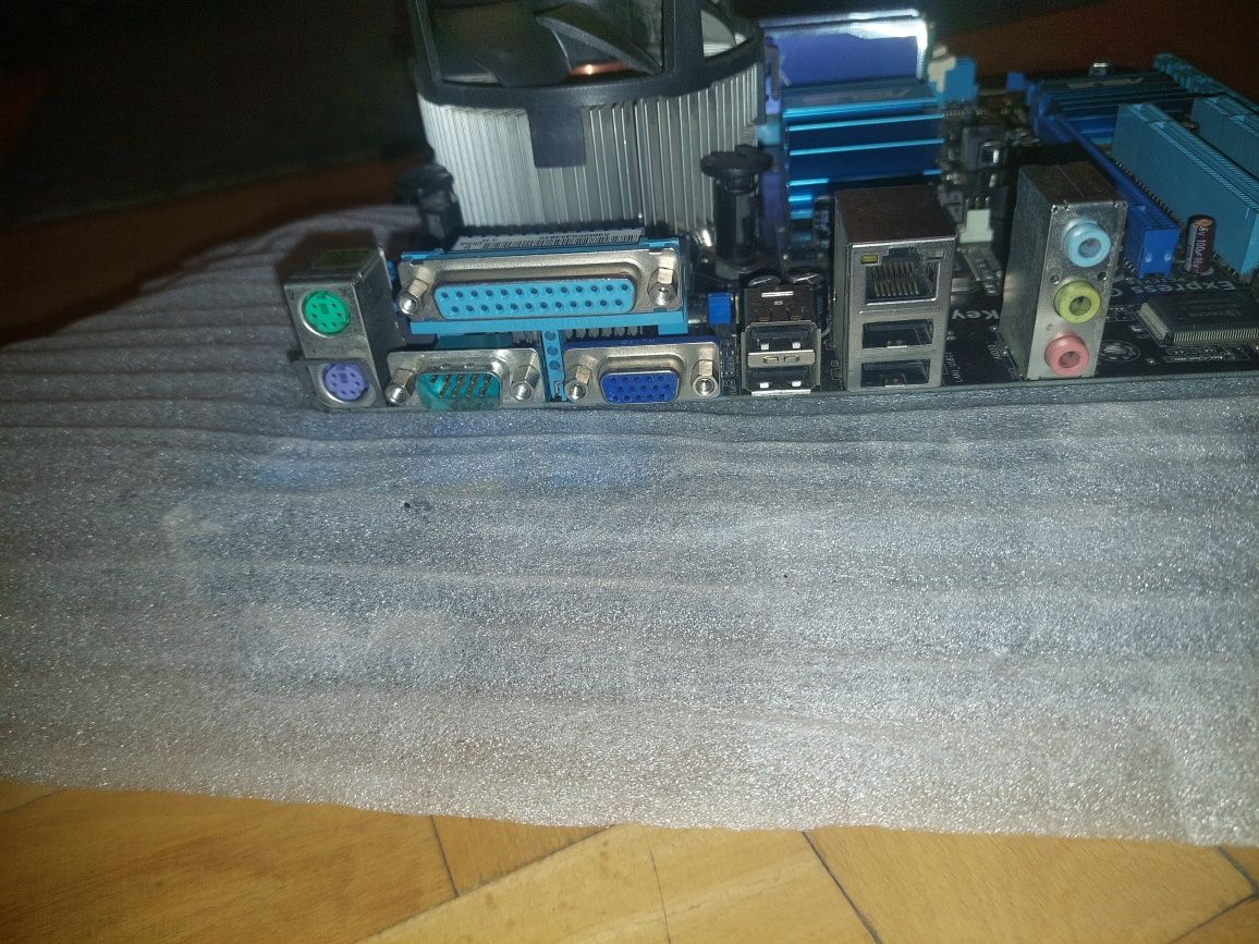 Процесор Q9550 + 8gb ddr3 + Дъно ASUS