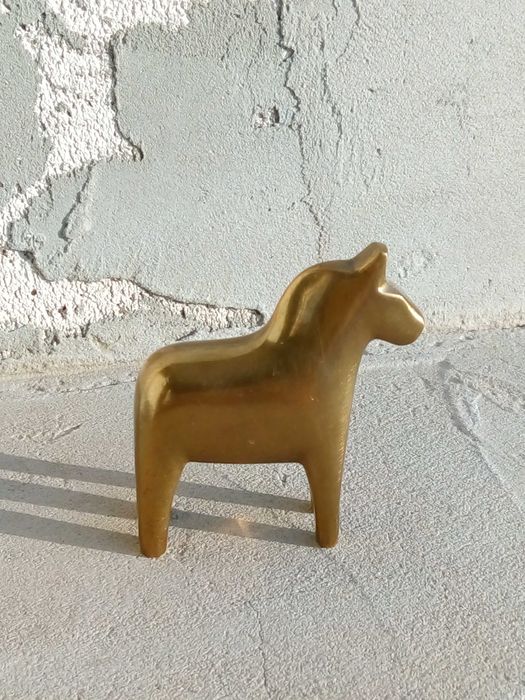 Бронзова статуетка кон