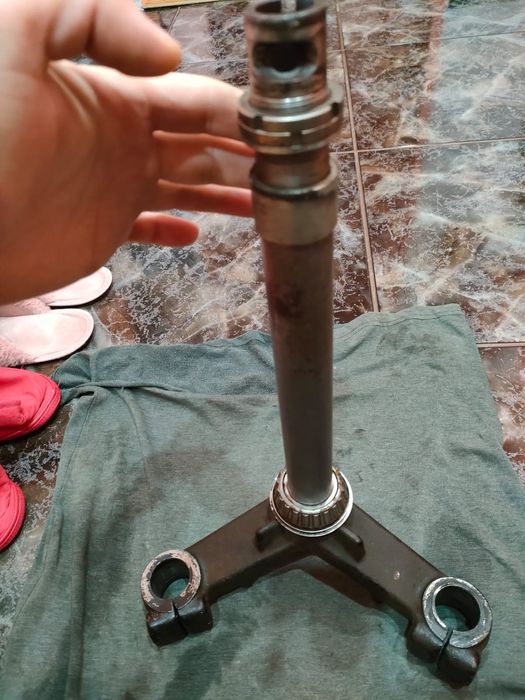 Jug Furcă Inferioară Piaggio X8,X9 Xevo Stare Perfectă Cu Rulment