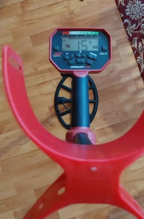 Металотърсач Minelab vanquish 440 чисто нов.