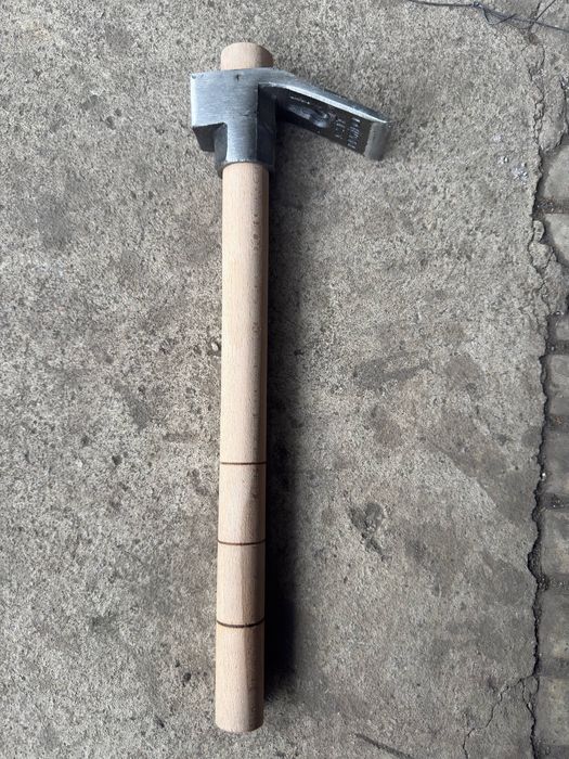 Теша - топор -болта-