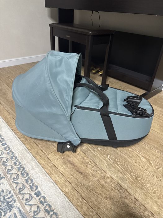 Продам люльку babyzen yoyo