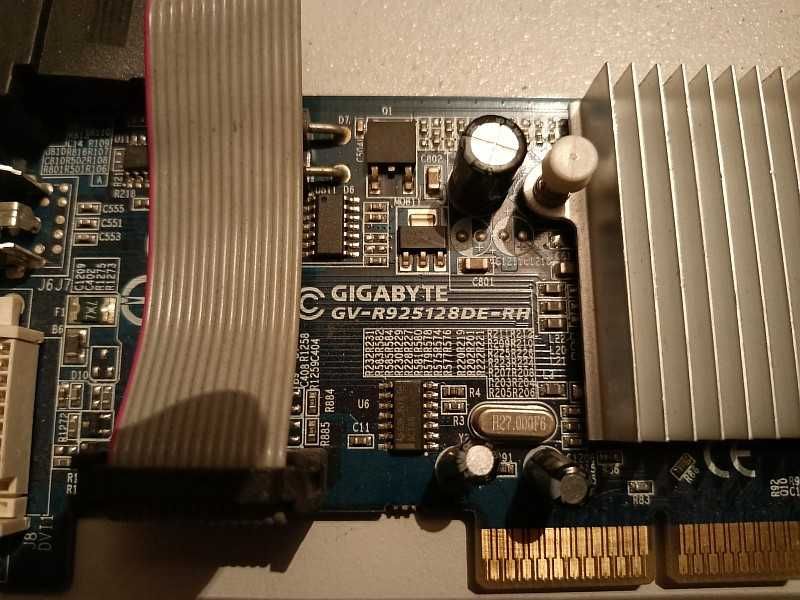 Продам видеокарту "Gigabyte Radeon 9250".