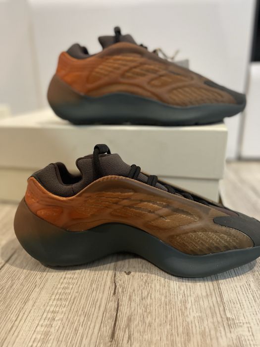 Addias yezzy 700 copper