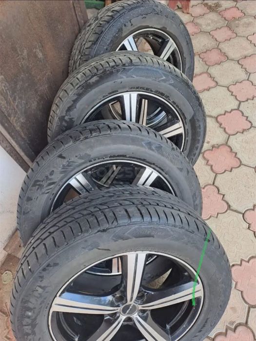 Продам резину размер 235/60 R 18 . Состояние новое. 130000