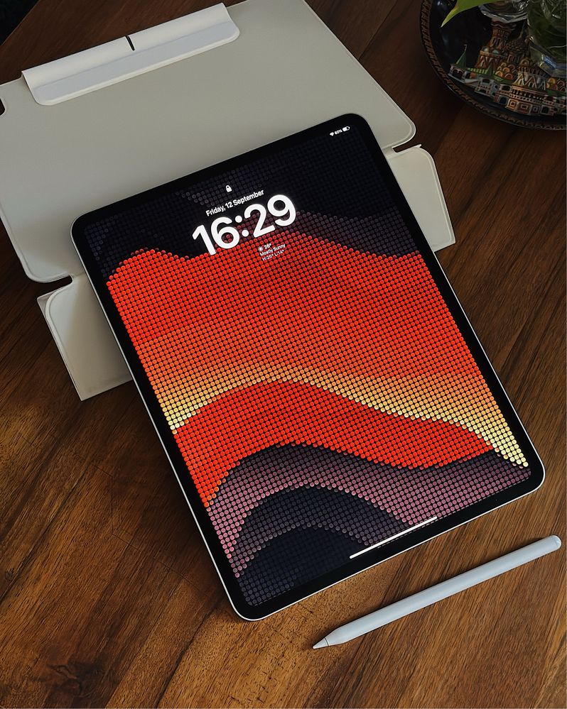 iPad Pro 13" (M4) 256GB, гаранция до 2026 г.