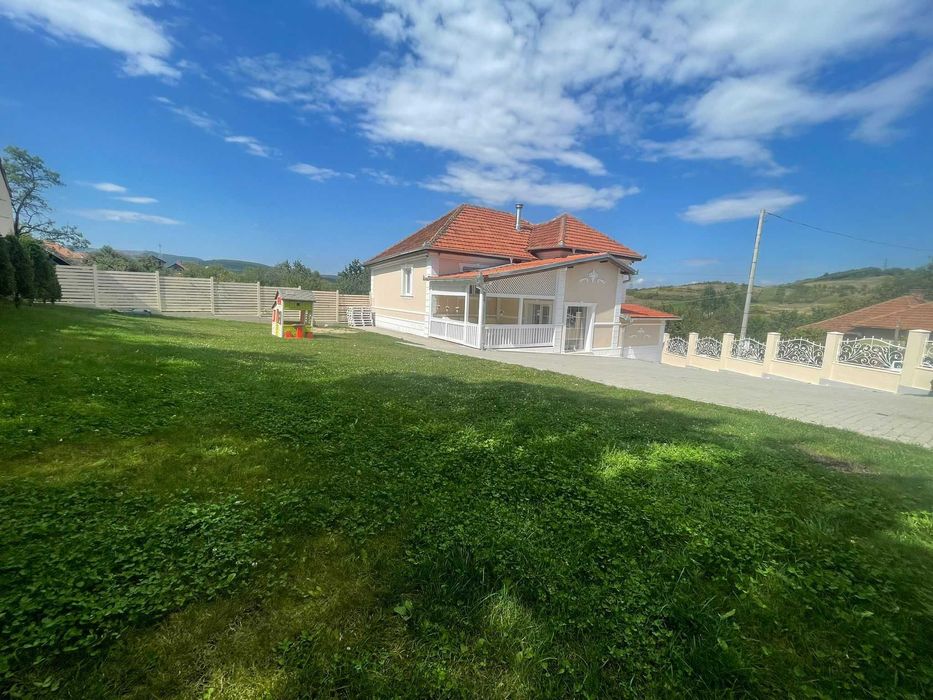 Casa de vanzare, Cincis-Cerna
