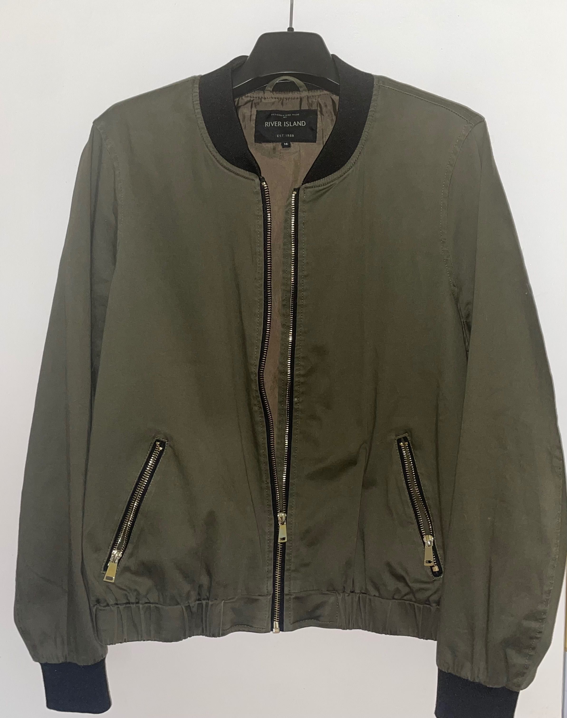 Бомбер River Island