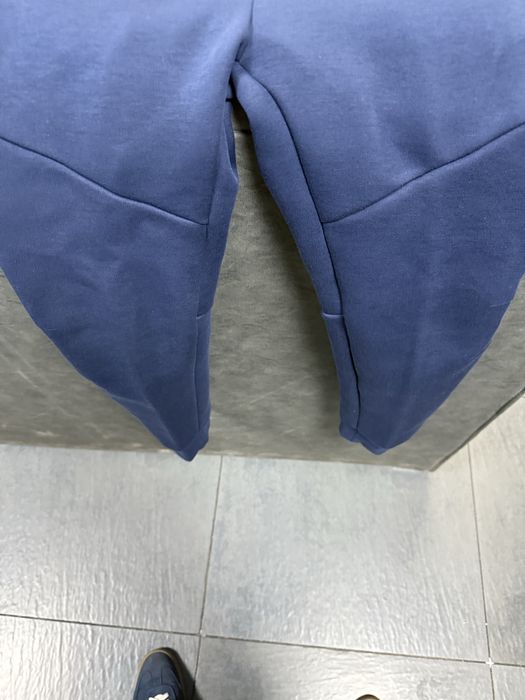 Продается Оригинальный Tech fleece последний размер L маломерка
