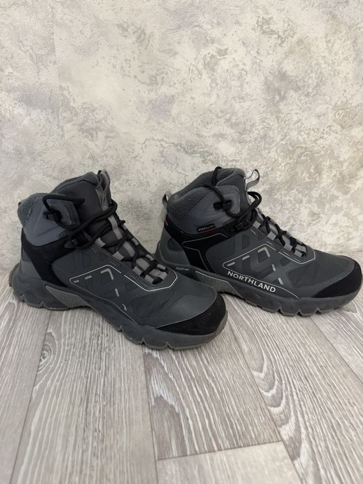 Ботинки зимние.