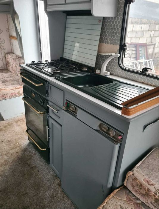 Vand rulota adusa recent in romania