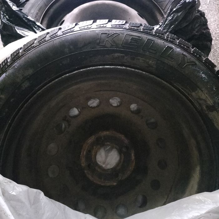 2seturi de cauciucuri 185/65/r15