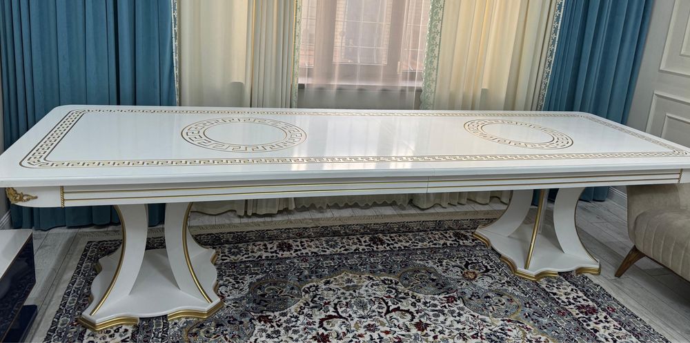 Стол/как новый бу.