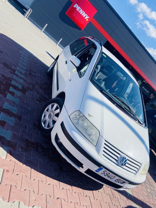 Vand sharan 1.9 7 locuri automat