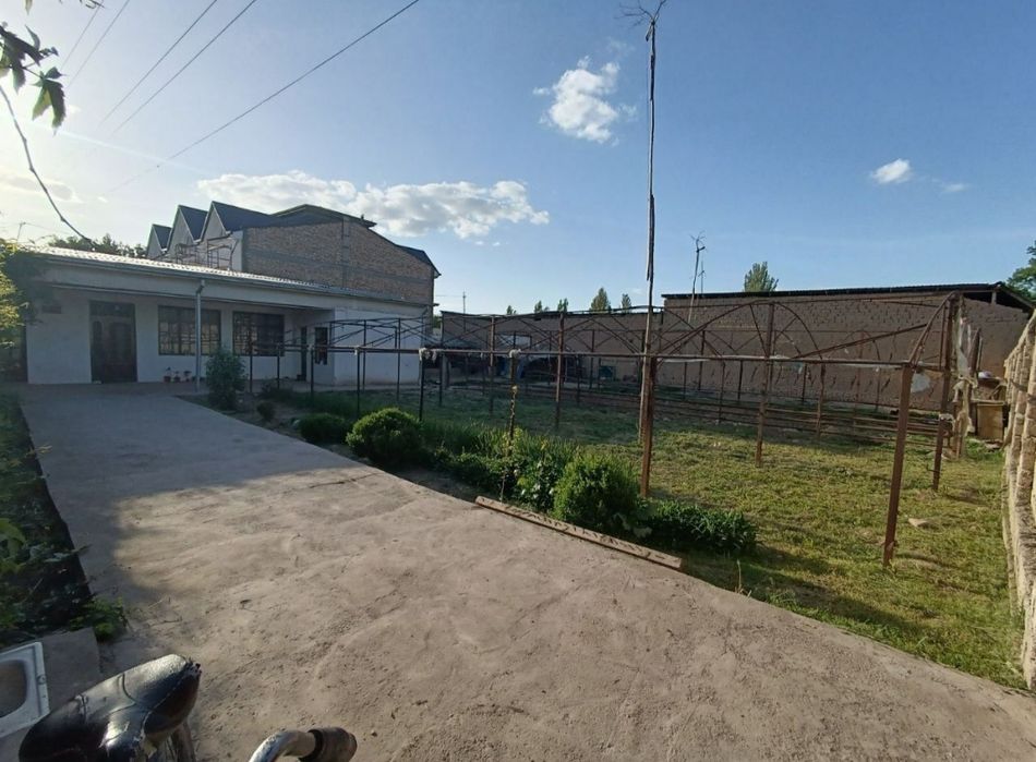 Uch qaxramon Põstdan 1 km kirganda yengi maxalla