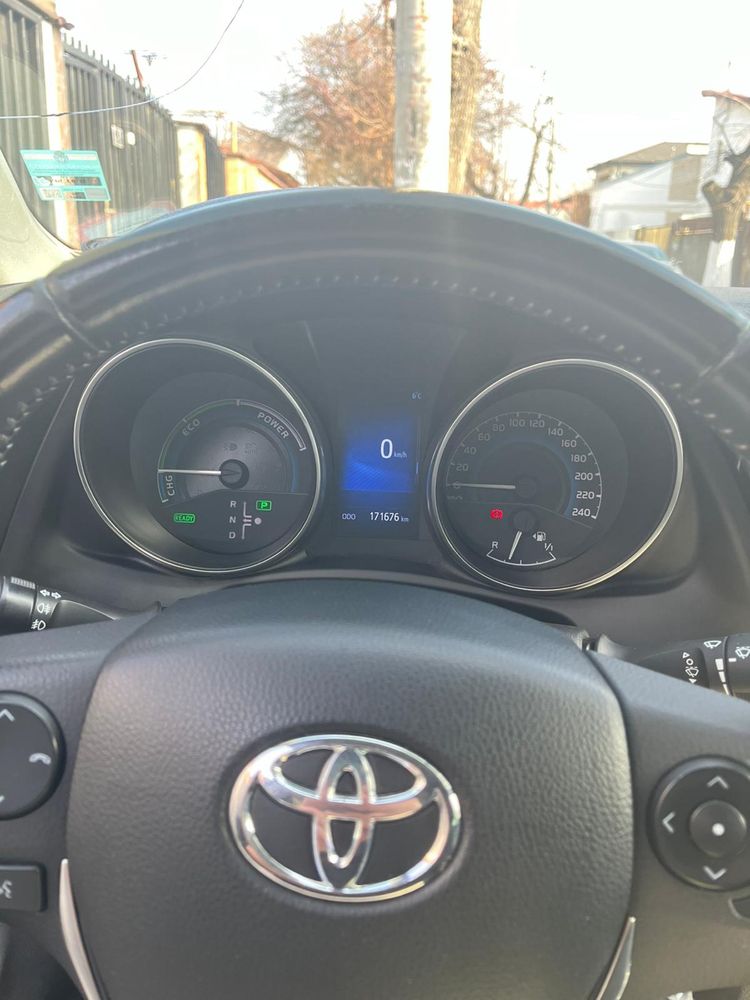 Toyota Auris Hybrid