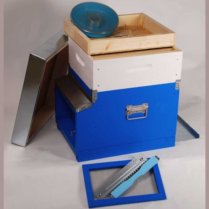 Stupul NOMADISMO 10 rame + Magazie , rame insarmate, hranitor