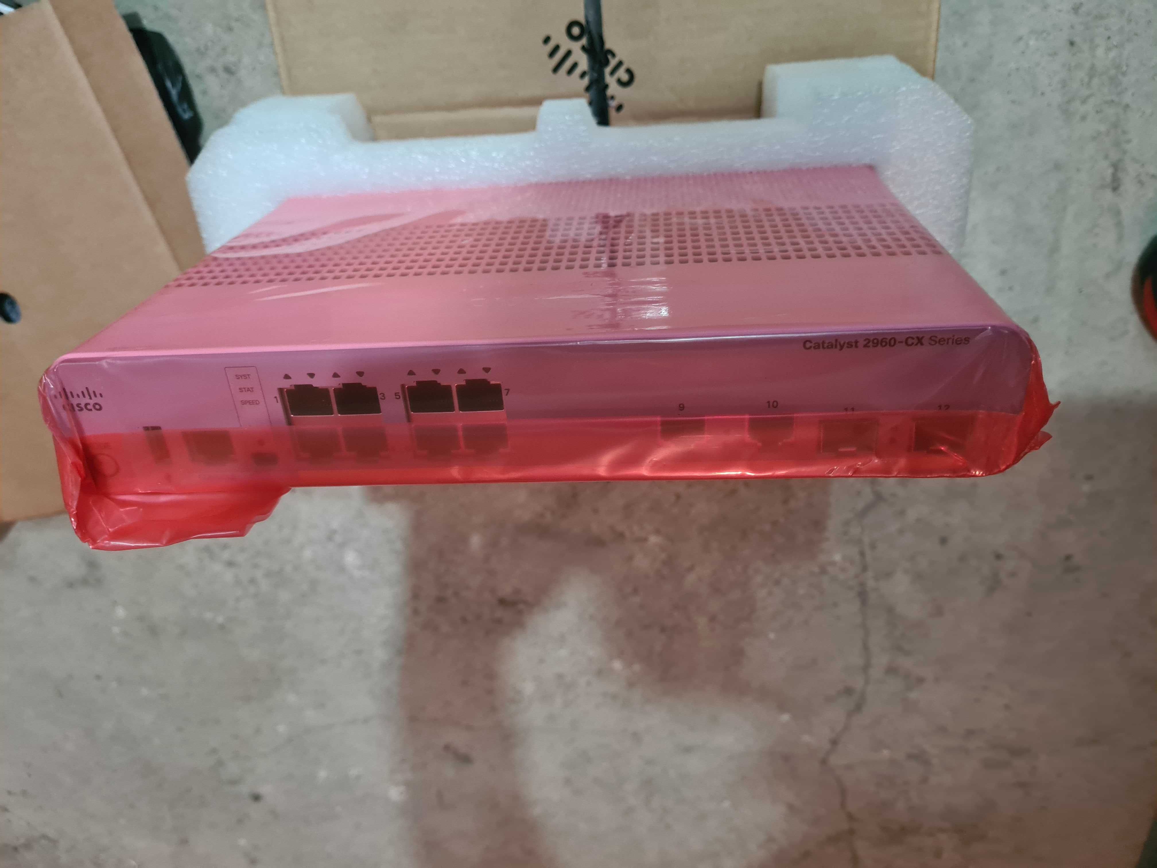 Switch Cisco 8 Porturi WS-C2960CX-8PC-L Catalyst Administrabil