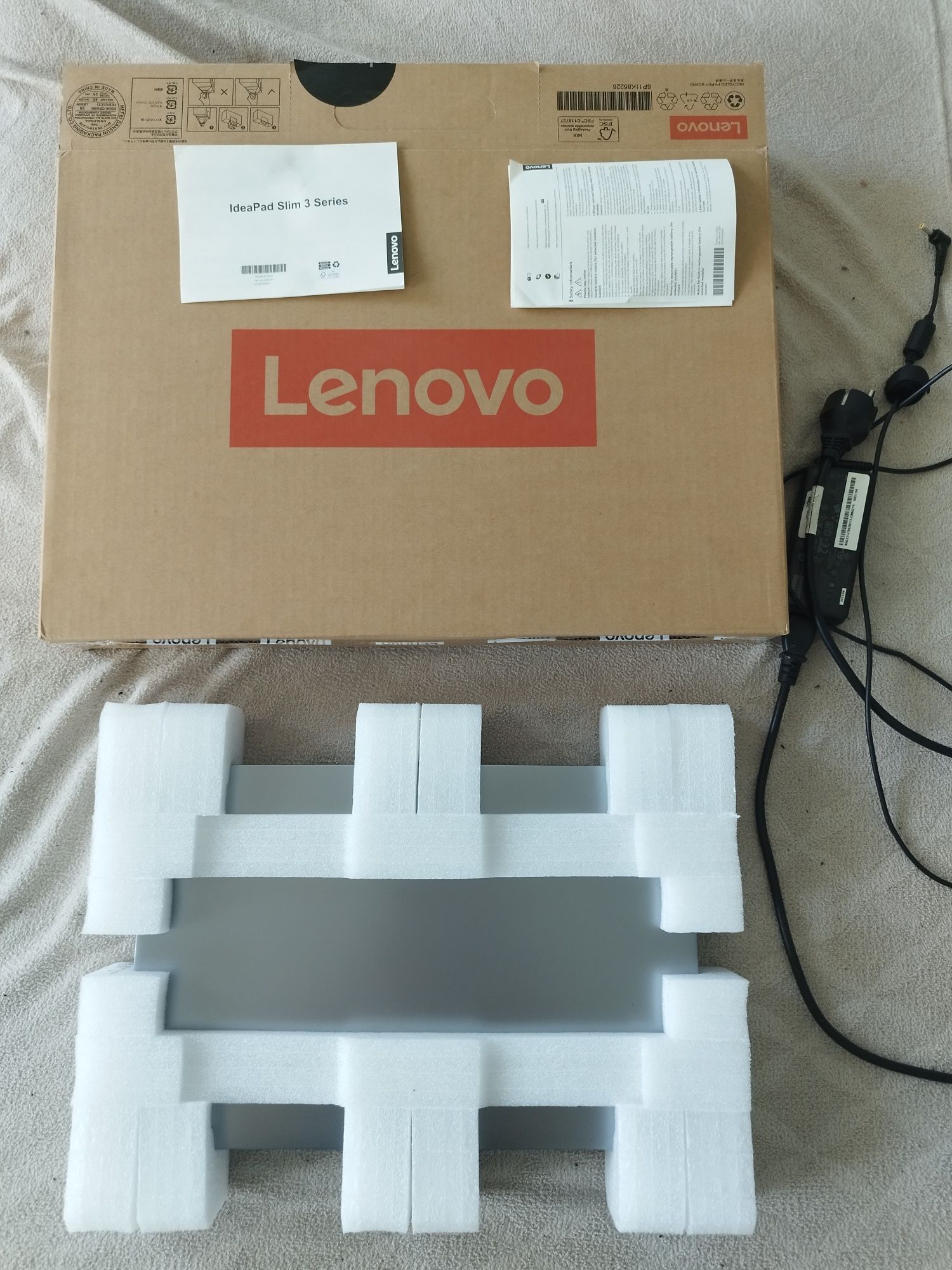 Lenovo 15.6" Full HD, 8-ядрен i5  12-то поколение, 16GB DDR5, 1TB SSD