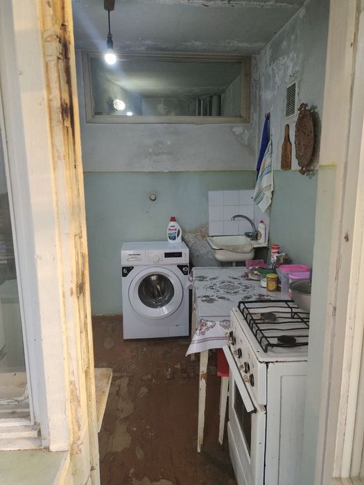 Продается 2-х комнатная Чиланзар 24 Квартал Алмаз туйхана