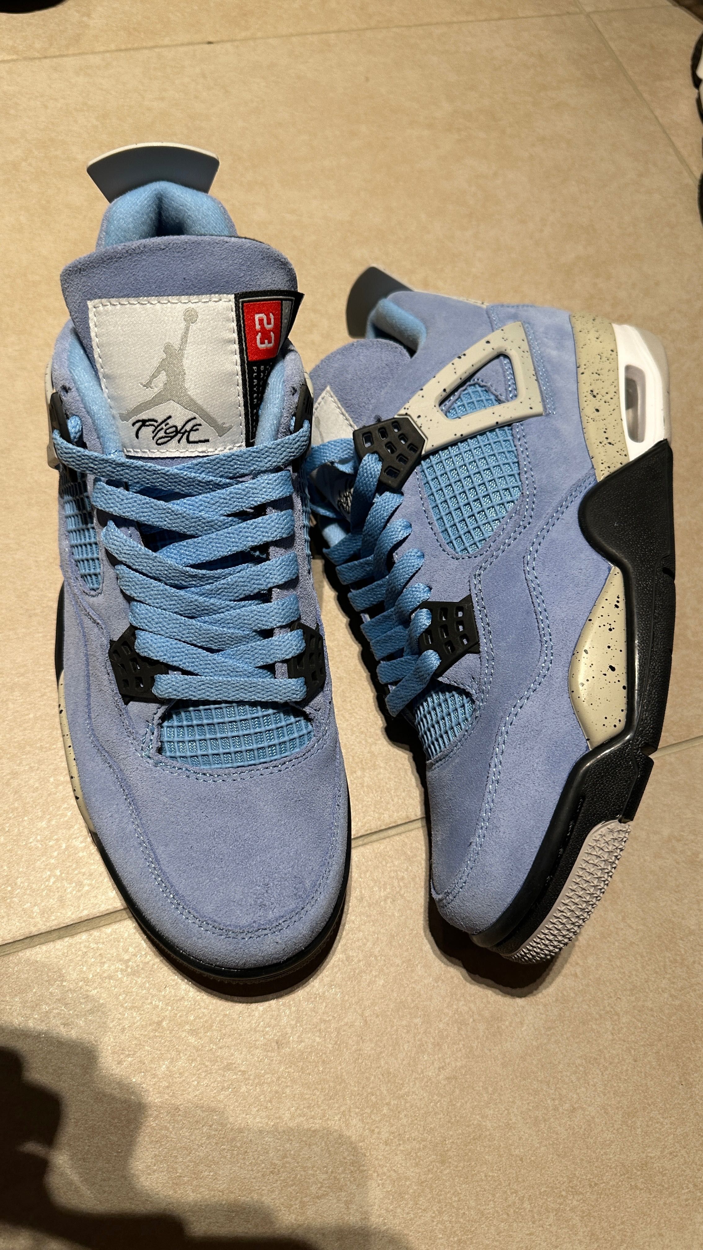 Jordan 4 University Blue